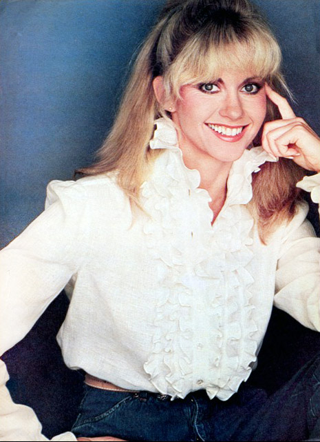 Re: CELEBRITIES IN BLOUSES 10924-re--celebrities-in-blouses.jpg