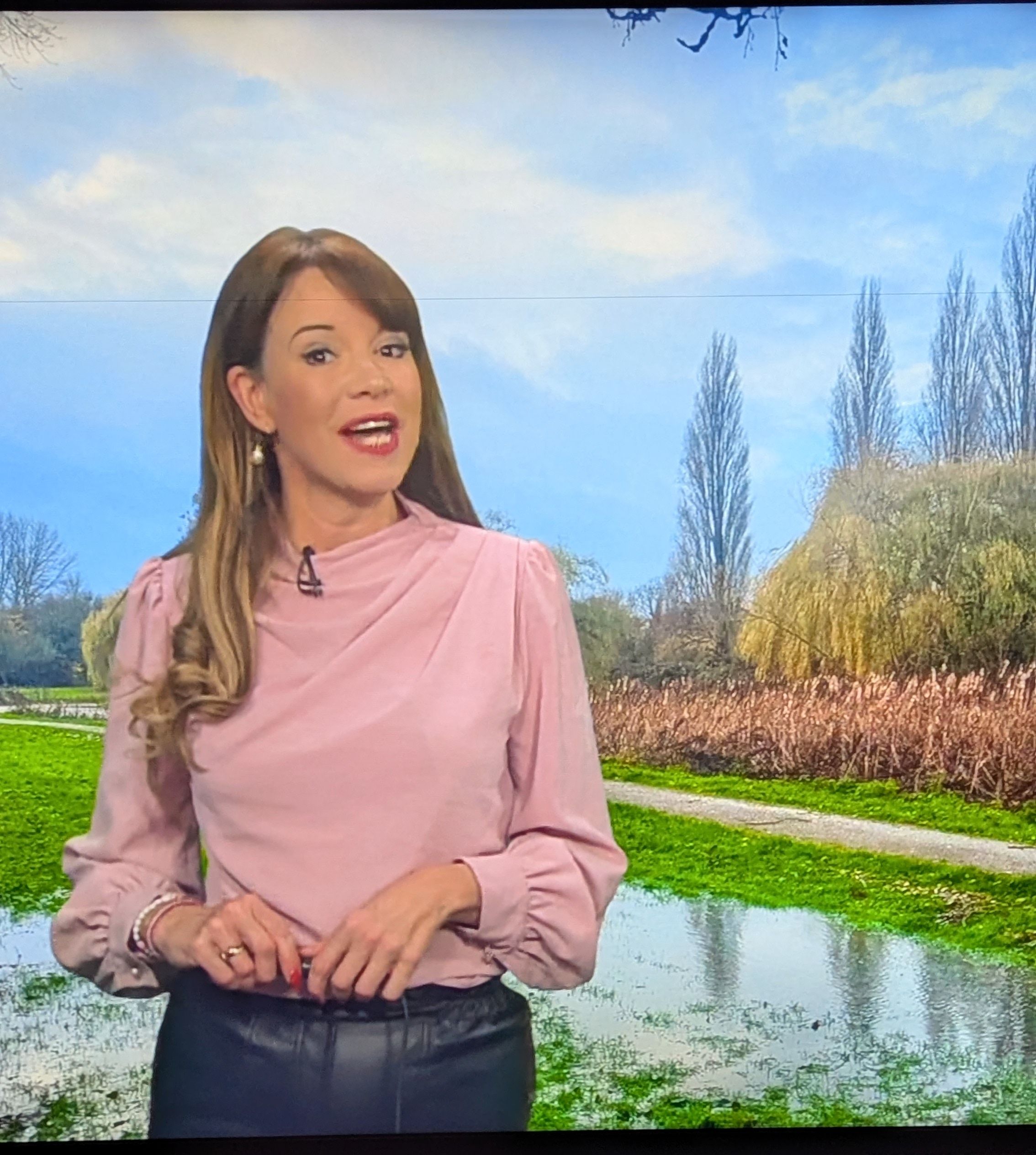 Re: CELEBRITIES IN BLOUSES 11000-re--celebrities-in-blouses.jpg