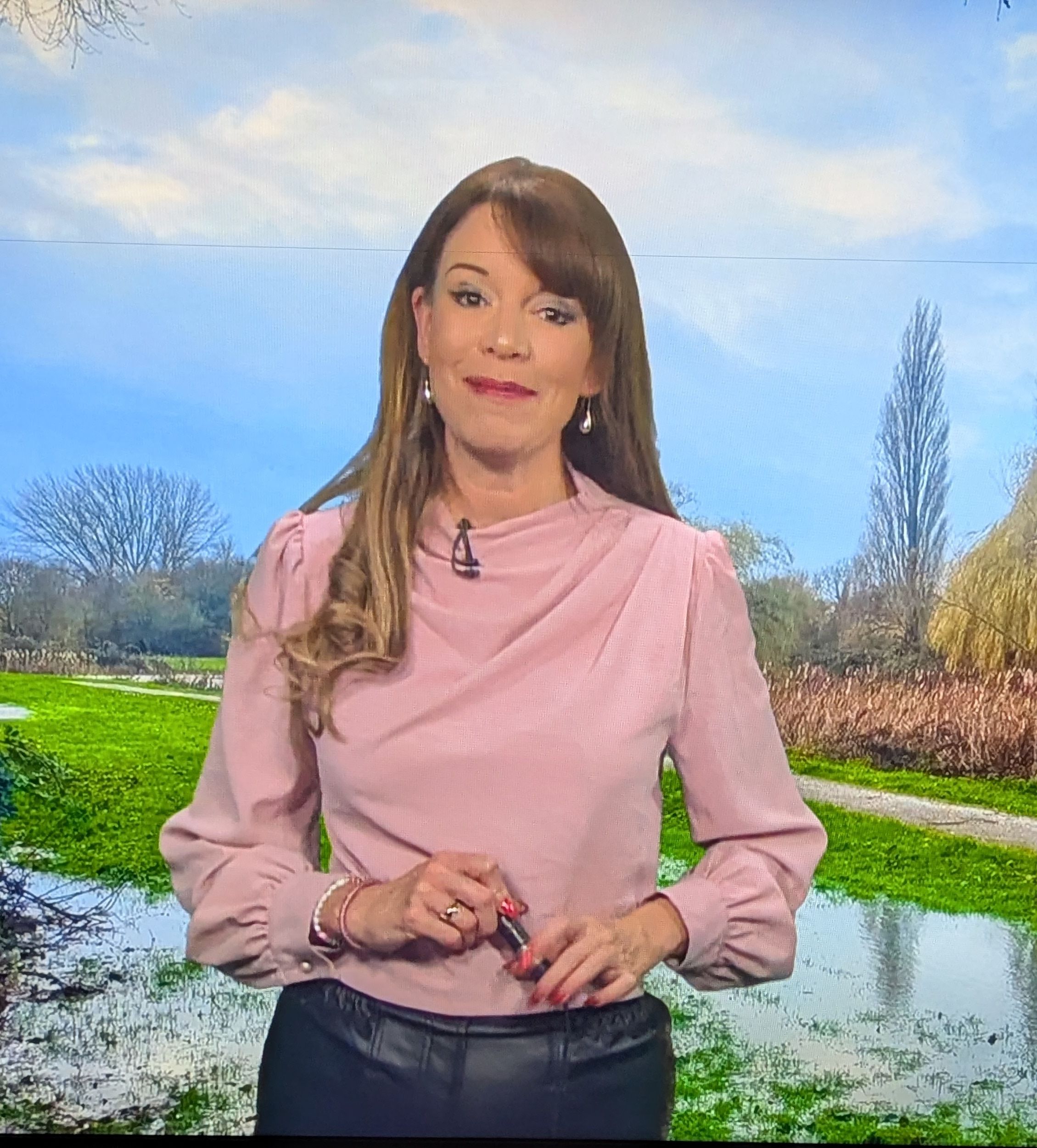 Re: CELEBRITIES IN BLOUSES 11001-re--celebrities-in-blouses.jpg