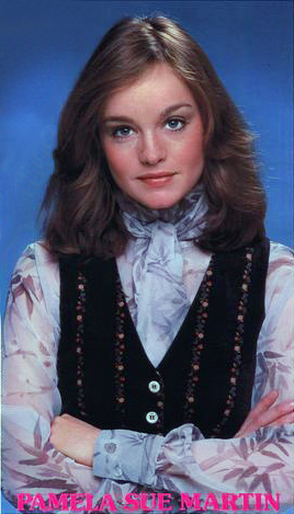 Re: CELEBRITIES IN BLOUSES 11088-re--celebrities-in-blouses.jpg