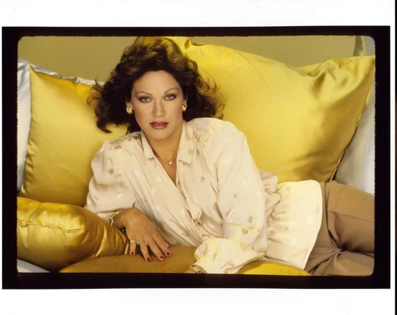 Re: CELEBRITIES IN BLOUSES 11153-re--celebrities-in-blouses.jpg