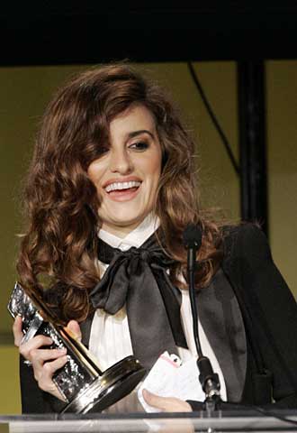 Re: CELEBRITIES IN BLOUSES 11321-re--celebrities-in-blouses.jpg